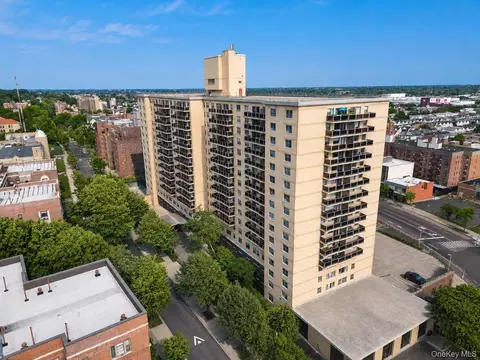 175-20 Wexford Ter #10D, New York, NY 11432