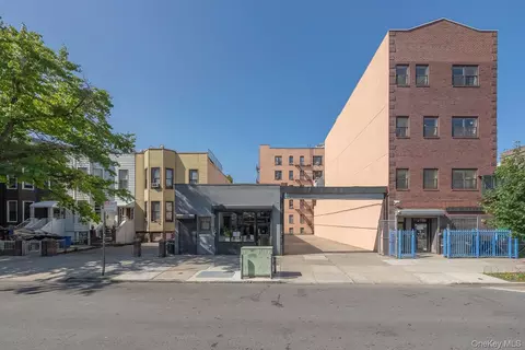 3210 31st Ave, New York, NY 11106