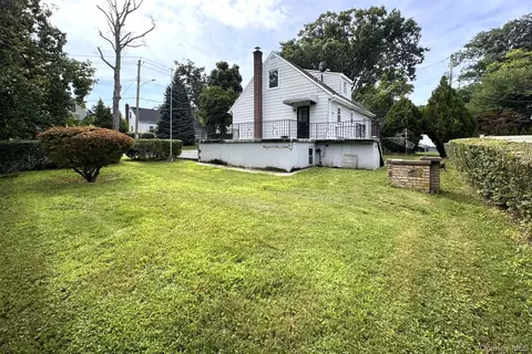 Exterior - 55 Canfield Ave, Yonkers, NY 10710 photo 4 of 9