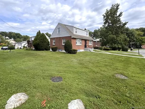 Exterior - 55 Canfield Ave, Yonkers, NY 10710 photo 8 of 9