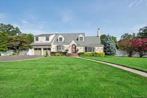 34 Albemarle Rd, North Hempstead, NY 11590