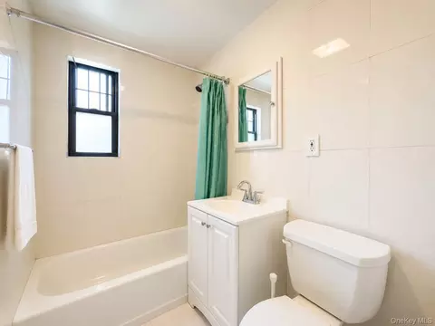 Bath - 137-29 68th Dr #A, Flushing, NY 11367 photo 1 of 1