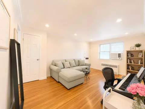 Living - 137-29 68th Dr #A, Flushing, NY 11367 photo 4 of 4