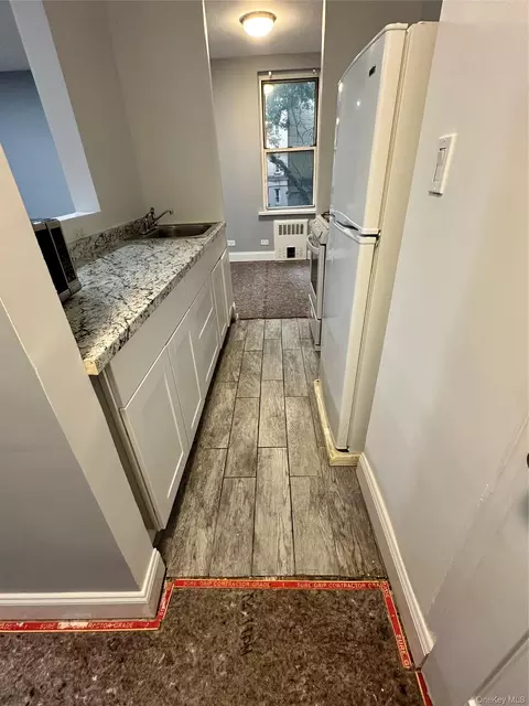 2385 Barker Ave #2B, New York, NY 10467
