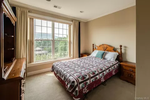 Bedroom - 734 Regency Dr, Fishkill, NY 12524 photo 4 of 5