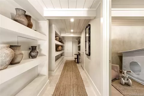 Entry Way - Undisclosed, Riverhead, NY 11792 photo 3 of 3