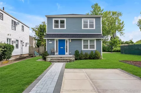 647 Jarvis Ave, Far Rockaway, NY 11691