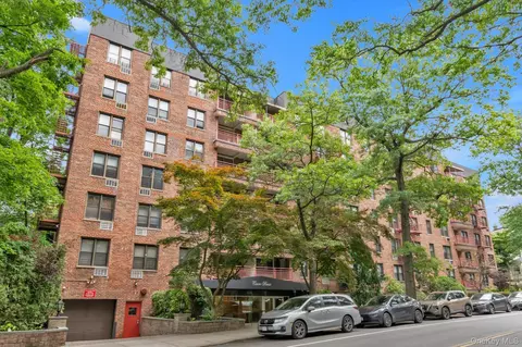 43-25 Douglaston Pkwy # 2-G, New York, NY 11363