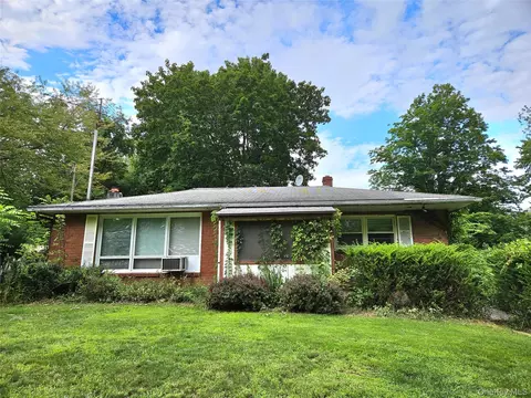 198 S Riverside Rd, Lloyd, NY 12528
