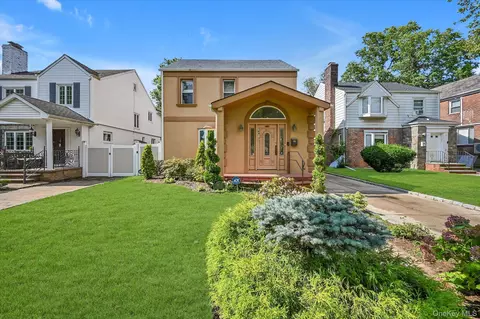18433 Tudor Rd, Jamaica, NY 11432
