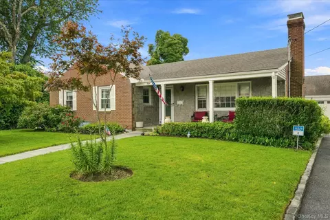 8 Anthony Marangiello St, Glen Cove, NY 11542
