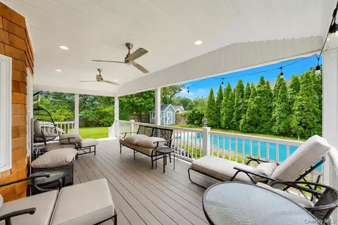 36 George St, Sayville, NY 11782