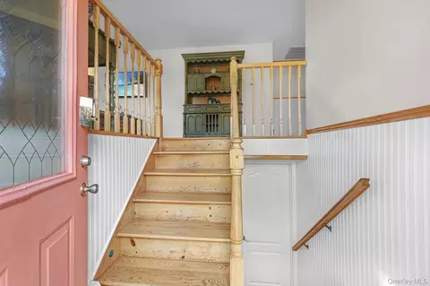 Entry Way - 142 County Route 22, Minisink, NY 10933 photo 1 of 2