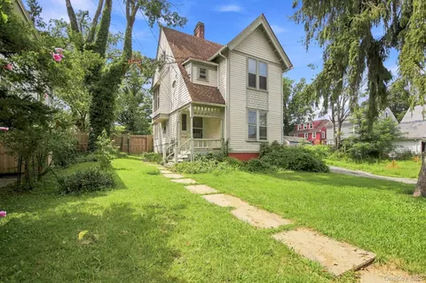 173 S Cherry St, Poughkeepsie, NY 12601