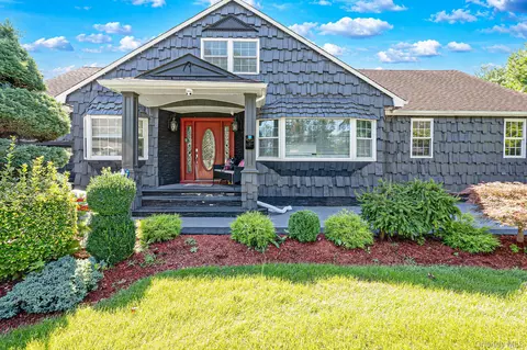 8 Ralph Ave, Brentwood, NY 11717