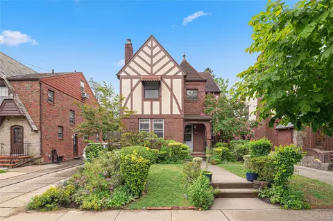 18132 Henley Rd, Jamaica, NY 11432
