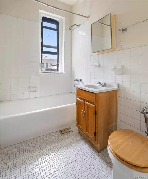 185 E 163rd St #E1, New York, NY 10451 photo 5