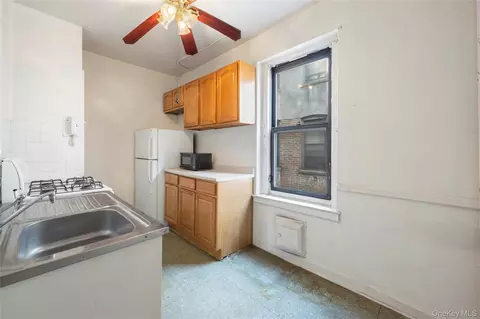 185 E 163rd St #E1, New York, NY 10451 photo 4