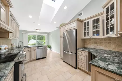 Kitchen - 49 Village Dr, Jericho, NY 11753 photo 3 of 3