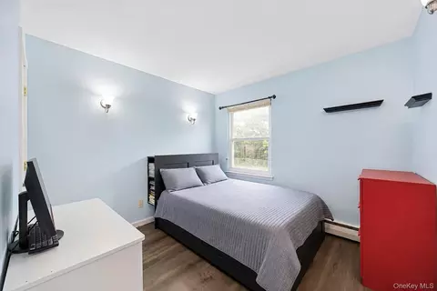 Bedroom - 49 Village Dr, Jericho, NY 11753 photo 3 of 5
