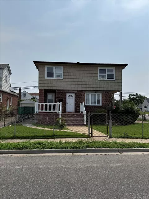 126 Sussex Rd, Elmont, NY 11003