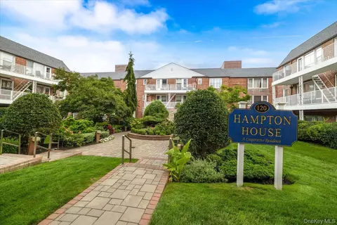 120 Morris Ave #C9, Rockville Centre, NY 11570