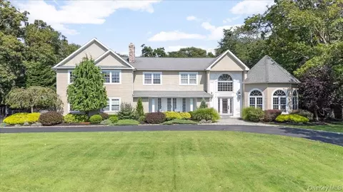 7 The Keel, East Islip, NY 11730