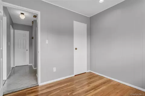 Bedroom - 581 Plainview Rd, Plainview, NY 11803 photo 6 of 6