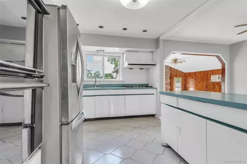 Kitchen - 581 Plainview Rd, Plainview, NY 11803 photo 1 of 1