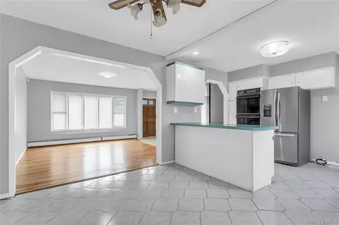 Other - 581 Plainview Rd, Plainview, NY 11803 photo 3 of 5