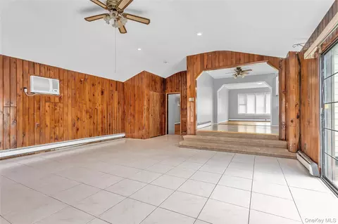 Living - 581 Plainview Rd, Plainview, NY 11803 photo 7 of 7