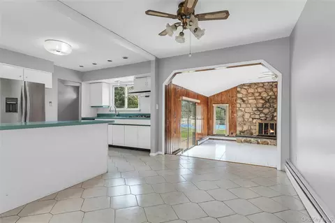 Other - 581 Plainview Rd, Plainview, NY 11803 photo 2 of 5