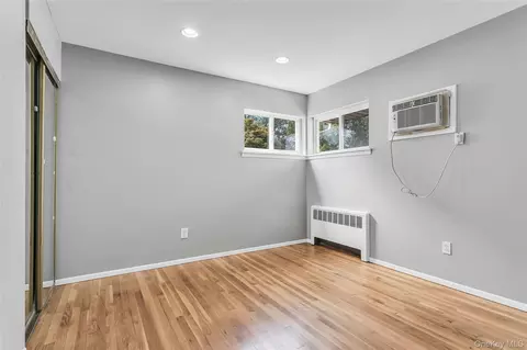 Bedroom - 581 Plainview Rd, Plainview, NY 11803 photo 1 of 6