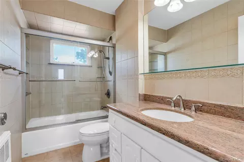 Bath - 581 Plainview Rd, Plainview, NY 11803 photo 1 of 1