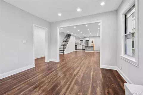Living - 1631 Paulding Ave, New York, NY 10462 photo 5 of 7