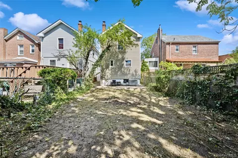 Exterior - 1631 Paulding Ave, New York, NY 10462 photo 5 of 5