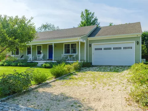 435 Sound Rd, Greenport, NY 11944