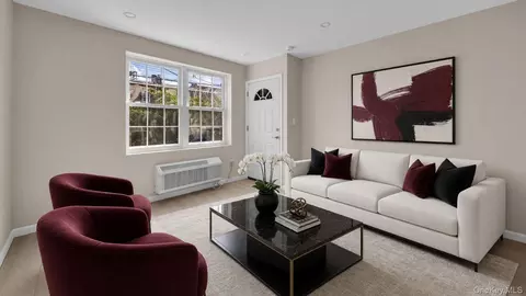 957 E 229th St, New York, NY 10466
