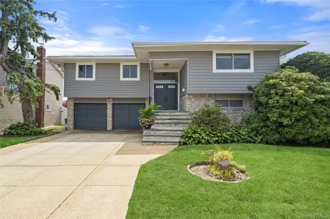 2054 Whalen Ave, Merrick, NY 11566