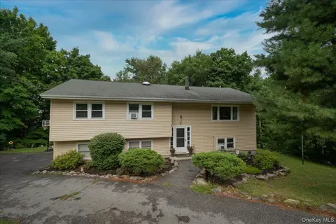30 Laura Rd, Monroe, NY 10950