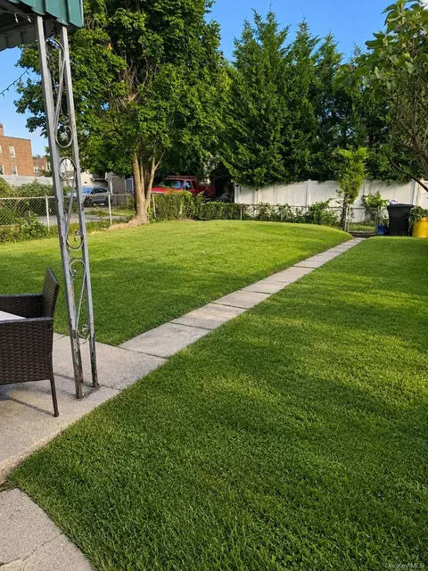 Exterior - 485 5th Ave, Cedarhurst, NY 11516 photo 3 of 4