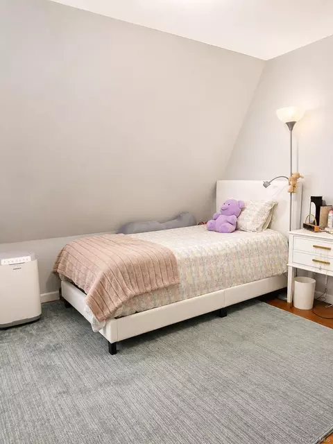 Bedroom - 485 5th Ave, Cedarhurst, NY 11516 photo 1 of 3