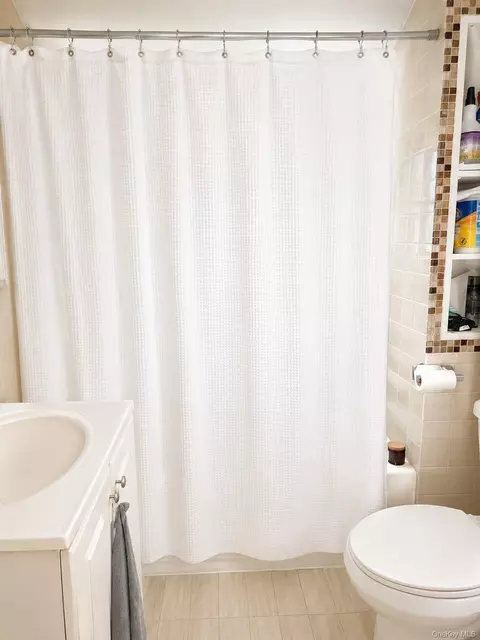 Bath - 485 5th Ave, Cedarhurst, NY 11516 photo 2 of 2