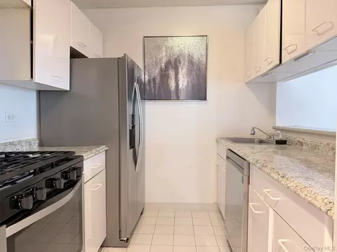 2 S End Ave #3W, New York, NY 10280