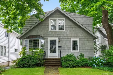 Exterior - 504 Milton Rd, Rye, NY 10580 photo 2 of 10