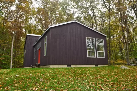 Exterior - 30 Old East Rd, Wallkill, NY 12589 photo 3 of 13