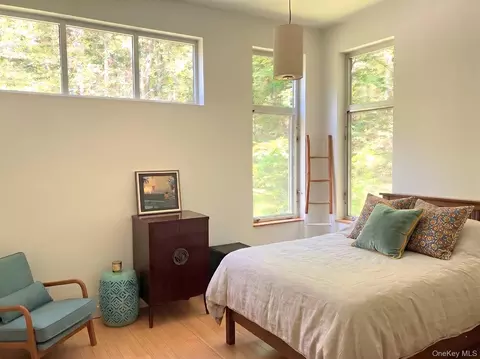 Bedroom - 30 Old East Rd, Wallkill, NY 12589 photo 3 of 4