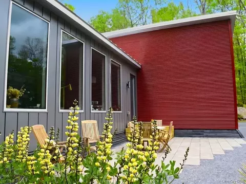 Exterior - 32 Old East Rd, Wallkill, NY 12589 photo 3 of 8