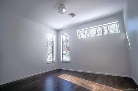 Bedroom - 32 Old East Rd, Wallkill, NY 12589 photo 3 of 7