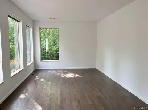 Living - 32 Old East Rd, Wallkill, NY 12589 photo 4 of 5